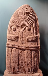 Menhir standbeeld nr.4, uit Saint-Sernins-sur-Rance, 6000-3500 v.Chr. (zandsteen)